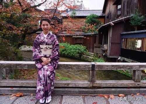 红色和服无码av播放